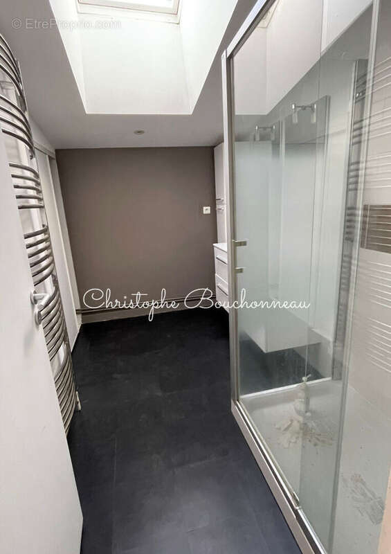 Local commercial + appartement à Mortagne - photo 9