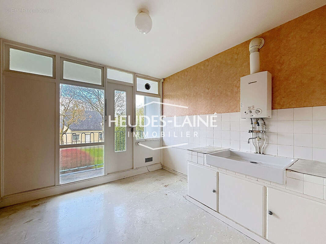 Appartement F4 avec loggia et cave - AVRANCHES - photo 3