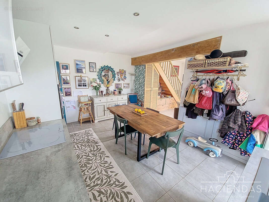 Maison à LA FARE-LES-OLIVIERS