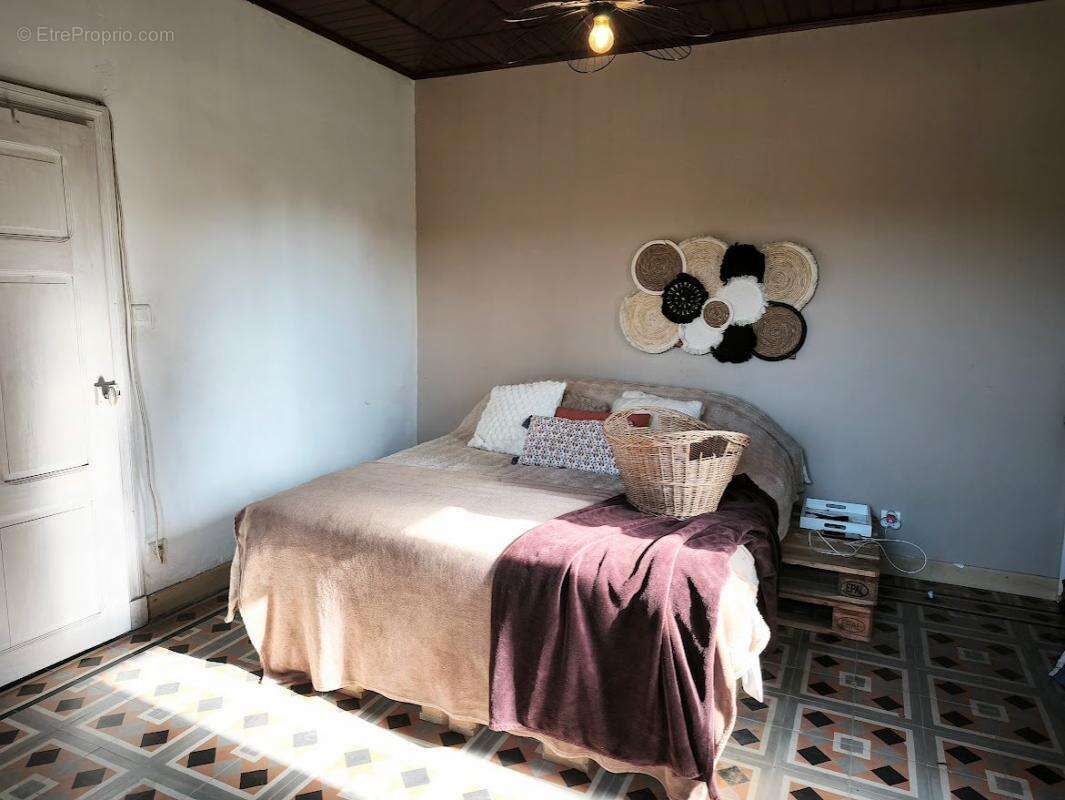 Maison à MIRAMONT-DE-QUERCY