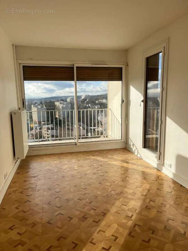 Appartement Fontenay Aux Roses 5 pièce(s) 100.47 m2 avec Balcons, Box et Cave - photo 5