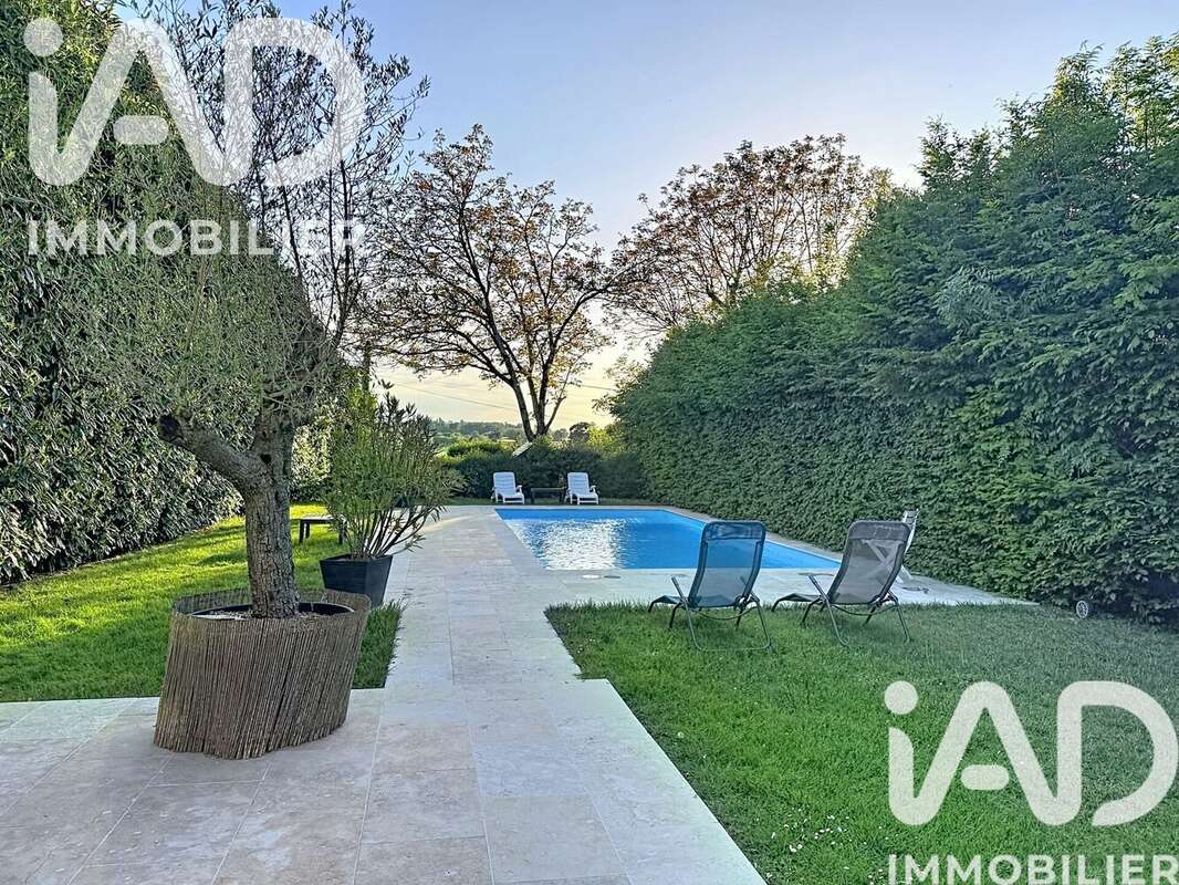 Maison 300 m² à Melleroy  - photo 2