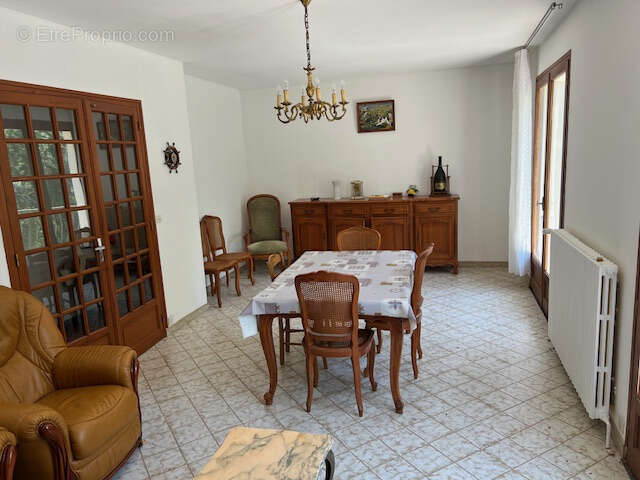 Aux portes de Cognac, MAISON avec terrain à réinventer selon vos envies - photo 4