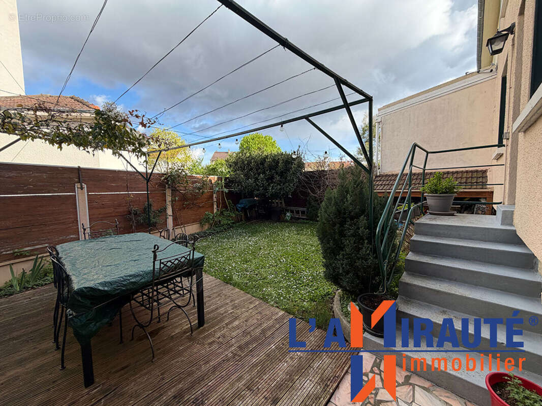 Maison à SARTROUVILLE