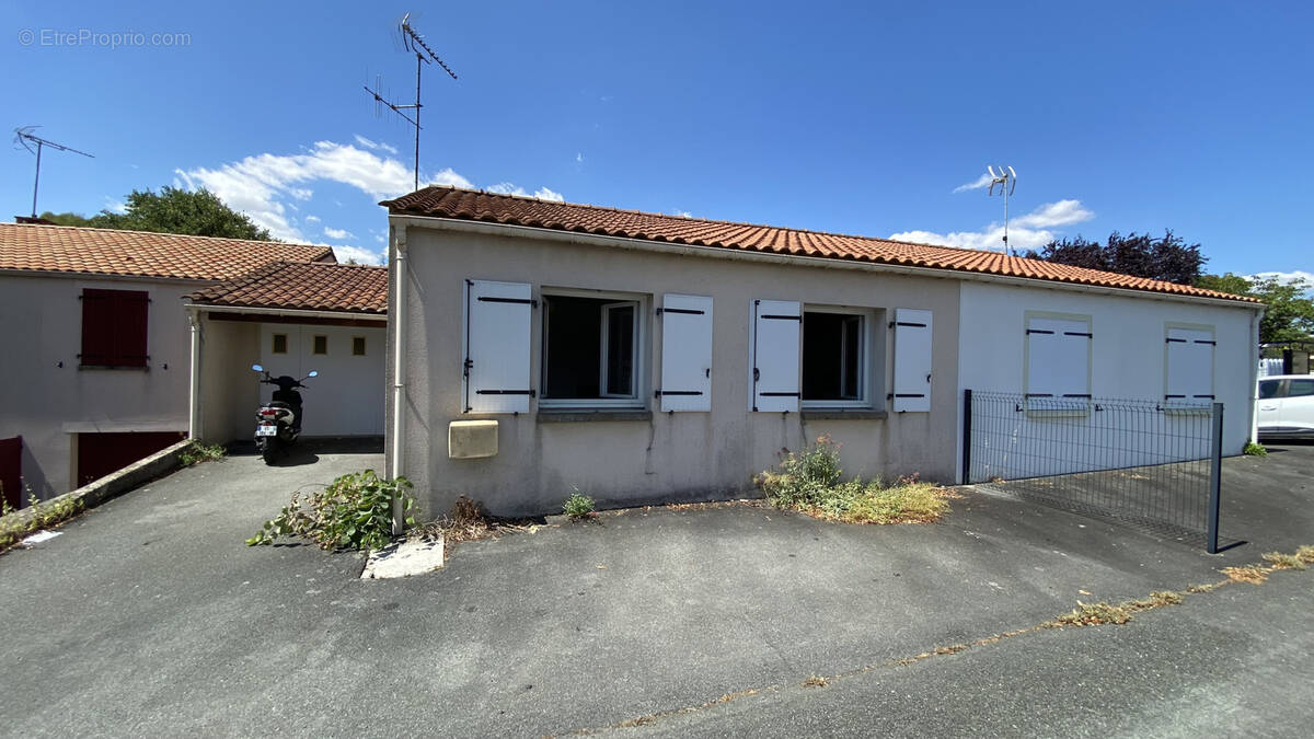 Maison à LES HERBIERS