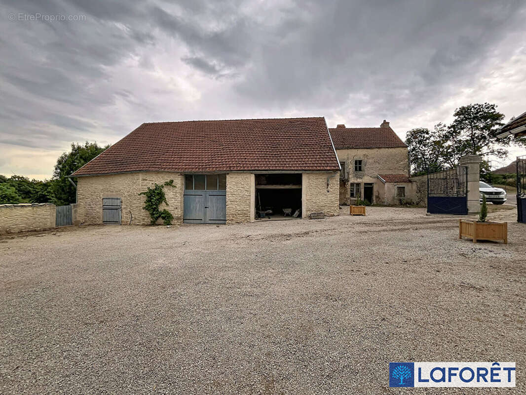 Maison Saulx Le Duc (luxerois) 3 pièce(s) 178.5 m2 - photo 14