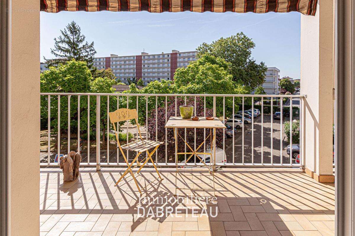 Rue du Luizet - T3 traversant avec balcon, stationnement et cave - photo 18