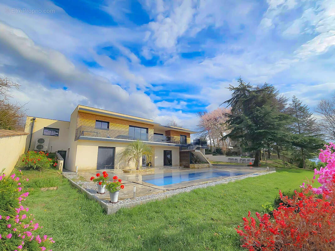 Maison à ROUSSILLON