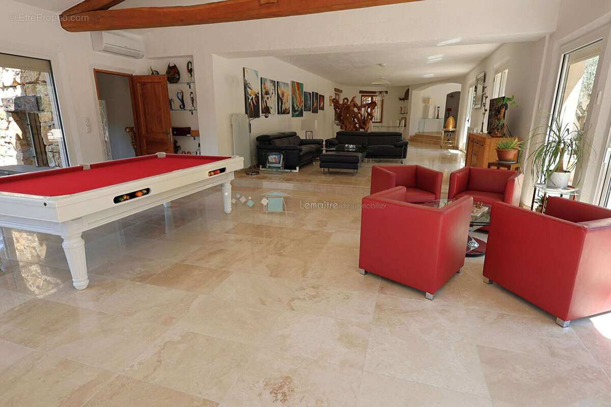 Maison à PEYMEINADE