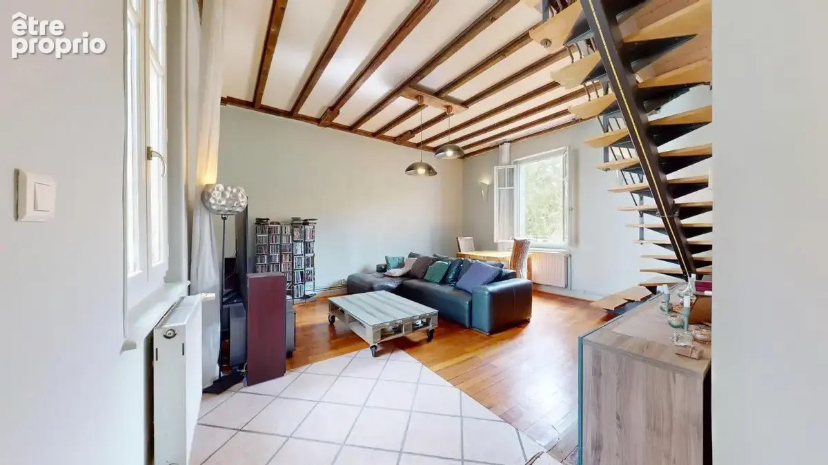 Appartement 4 pièces 117 m² · à Lyon-8e · 117 m² · 249 000 €