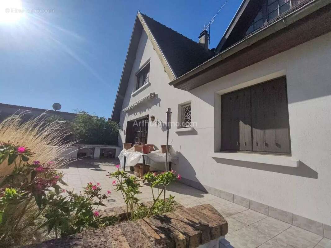 Maison à VIGNEUX-SUR-SEINE