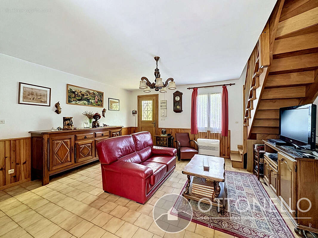 Maison à ROQUEBRUNE-SUR-ARGENS