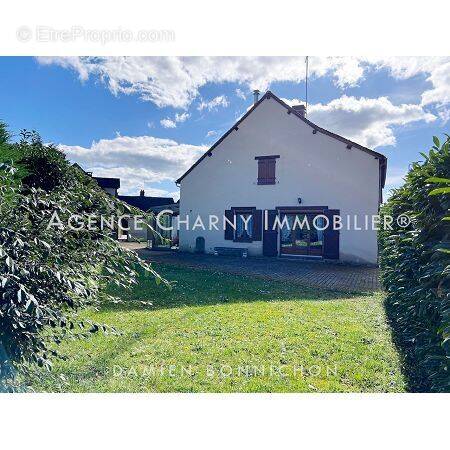 Maison à CHARNY