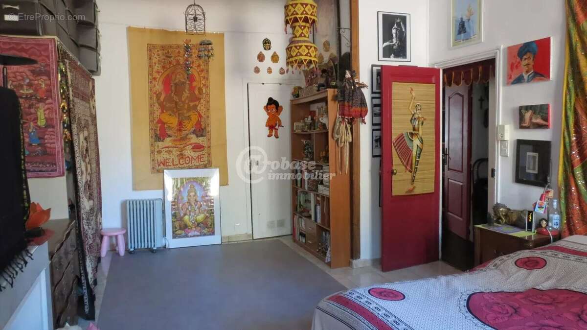 Appartement à MARSEILLE-3E