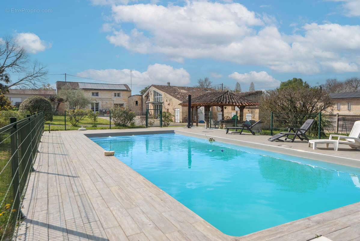 Maison à FARGUES-SAINT-HILAIRE