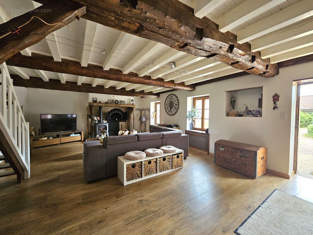 Maison à SAINT-PRIEST-BRAMEFANT