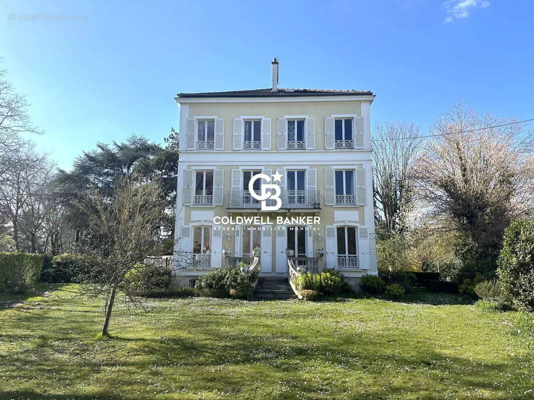 Maison à LE VESINET