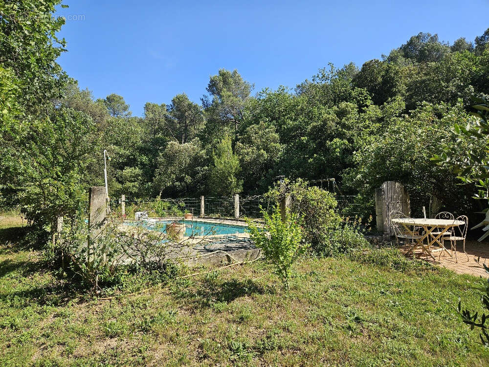 Maison à MORNAS