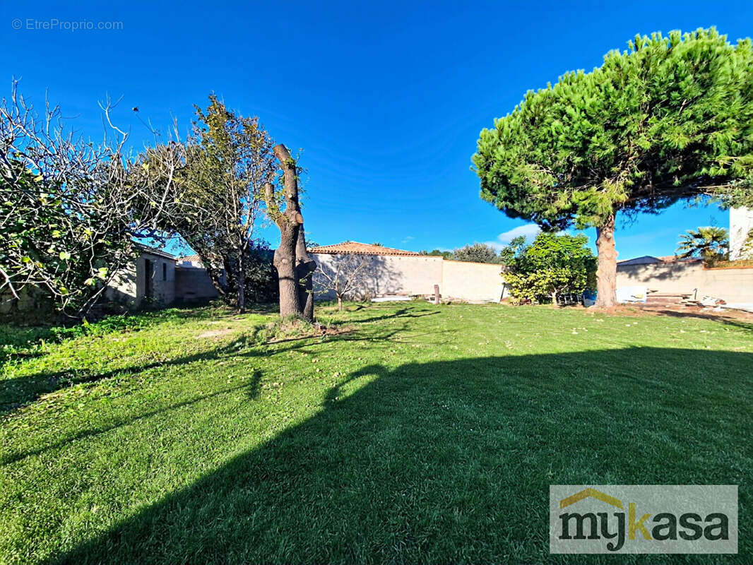 Terrain à FOS-SUR-MER