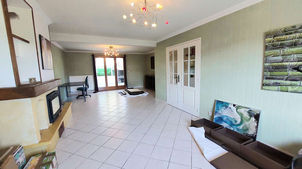 Maison à PONT-SUR-YONNE