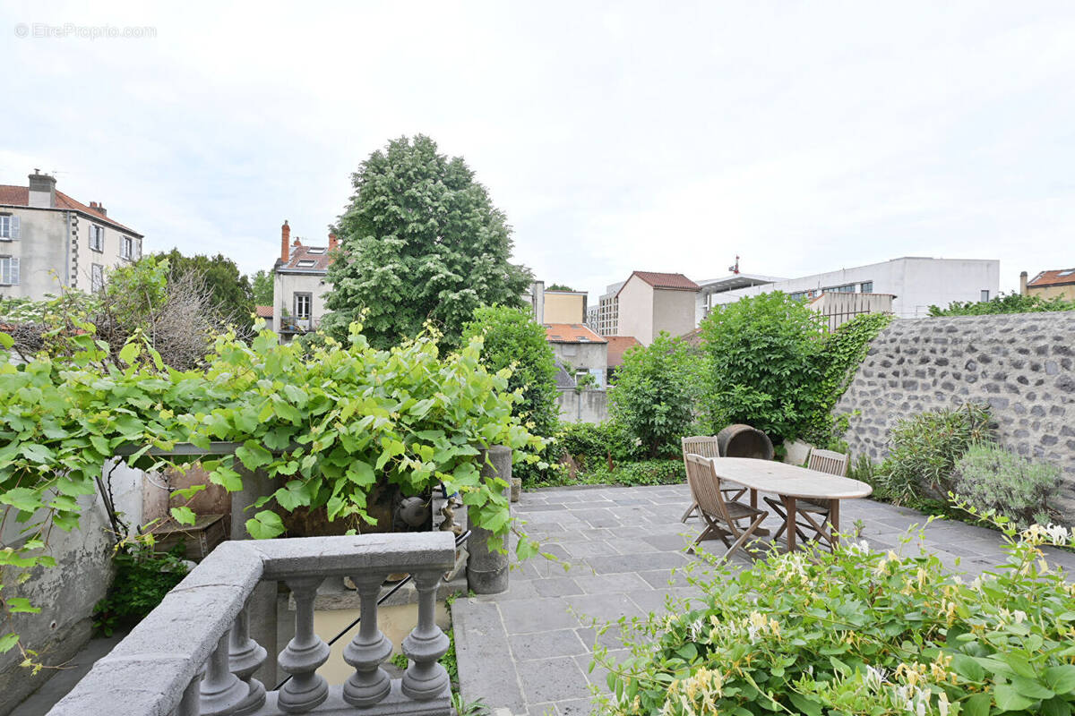 Maison à CLERMONT-FERRAND