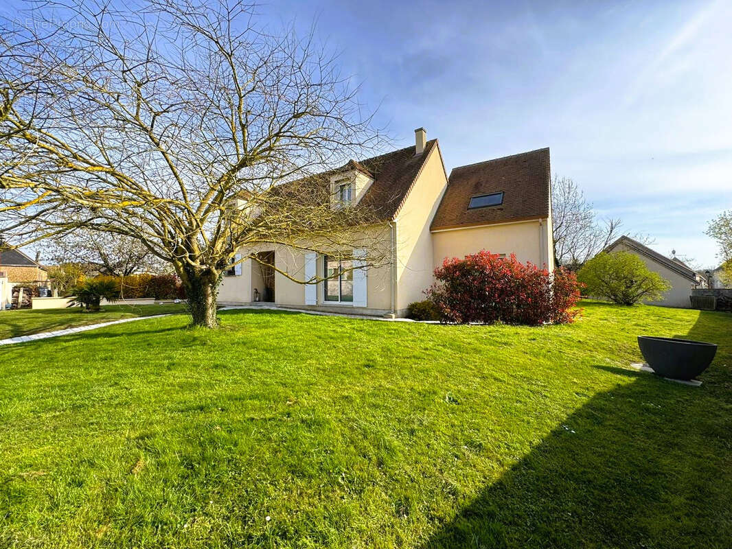 Maison à FONTENAY-SUR-EURE
