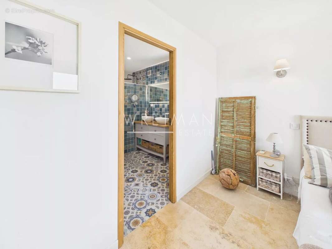 Maison à TOURRETTES-SUR-LOUP