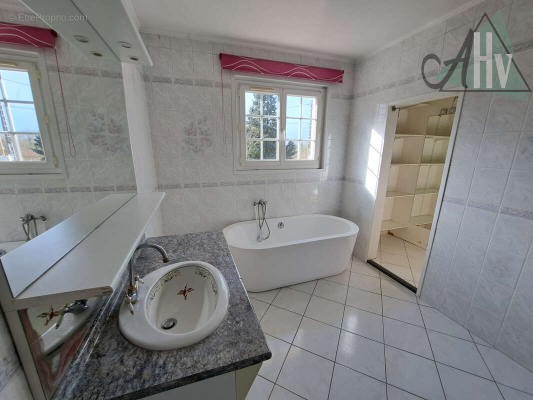 Maison à SERBONNES