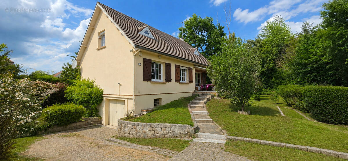 Maison à COUDUN