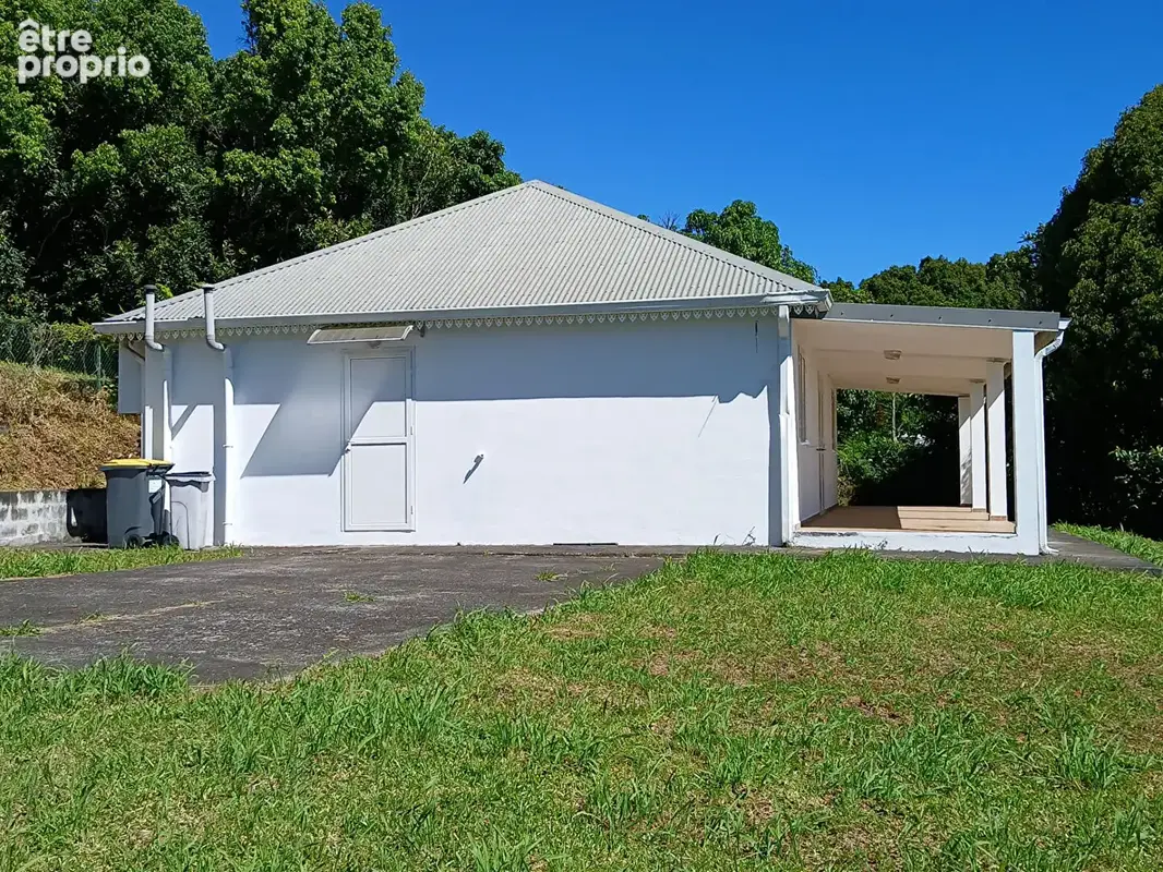 VILLA F4 sur 674 m² de terrain STE MARIE - photo 2