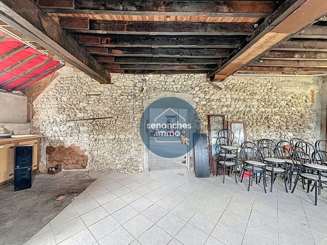 Maison à SAINT-VICTOR-DE-BUTHON