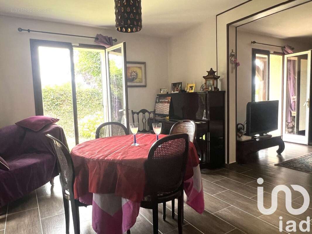 Maison 178 m² à Villers-Saint-Frambourg  - photo 3