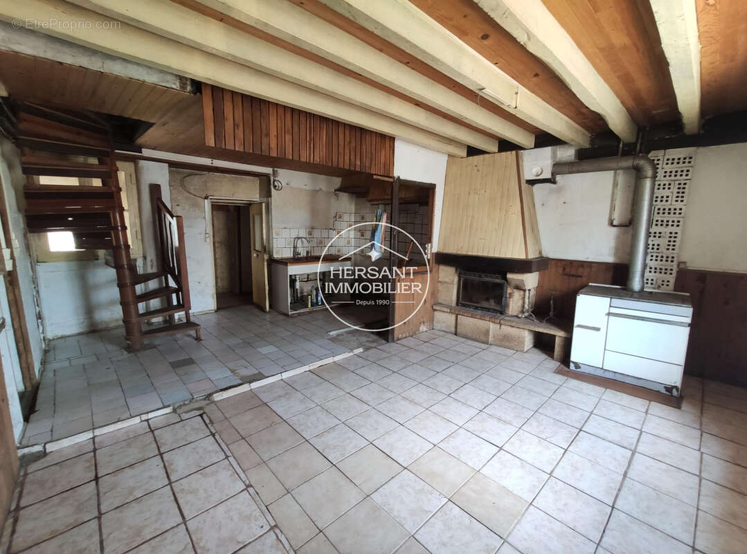 Maison 77 m² à Baccon  - photo 2