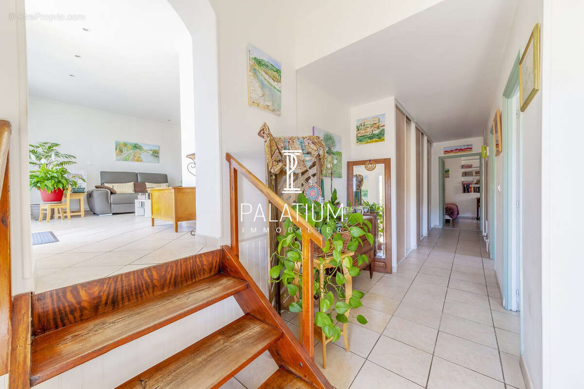 Appartement à GREOUX-LES-BAINS