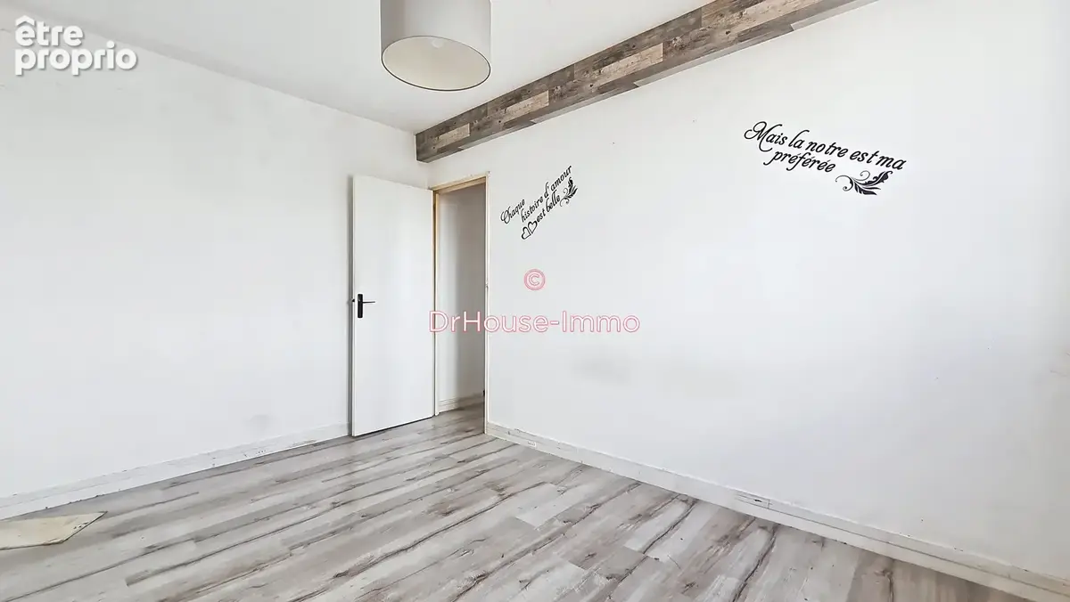 Appartement 75 m² à Nozay  - photo 16