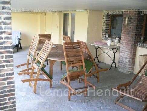 Belle maison bourgeoise 257 m² env avec jardin et garage - photo 14