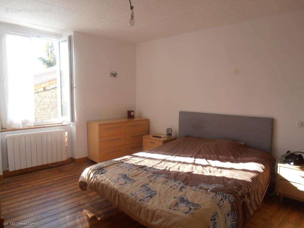 Maison à SAUZE-VAUSSAIS