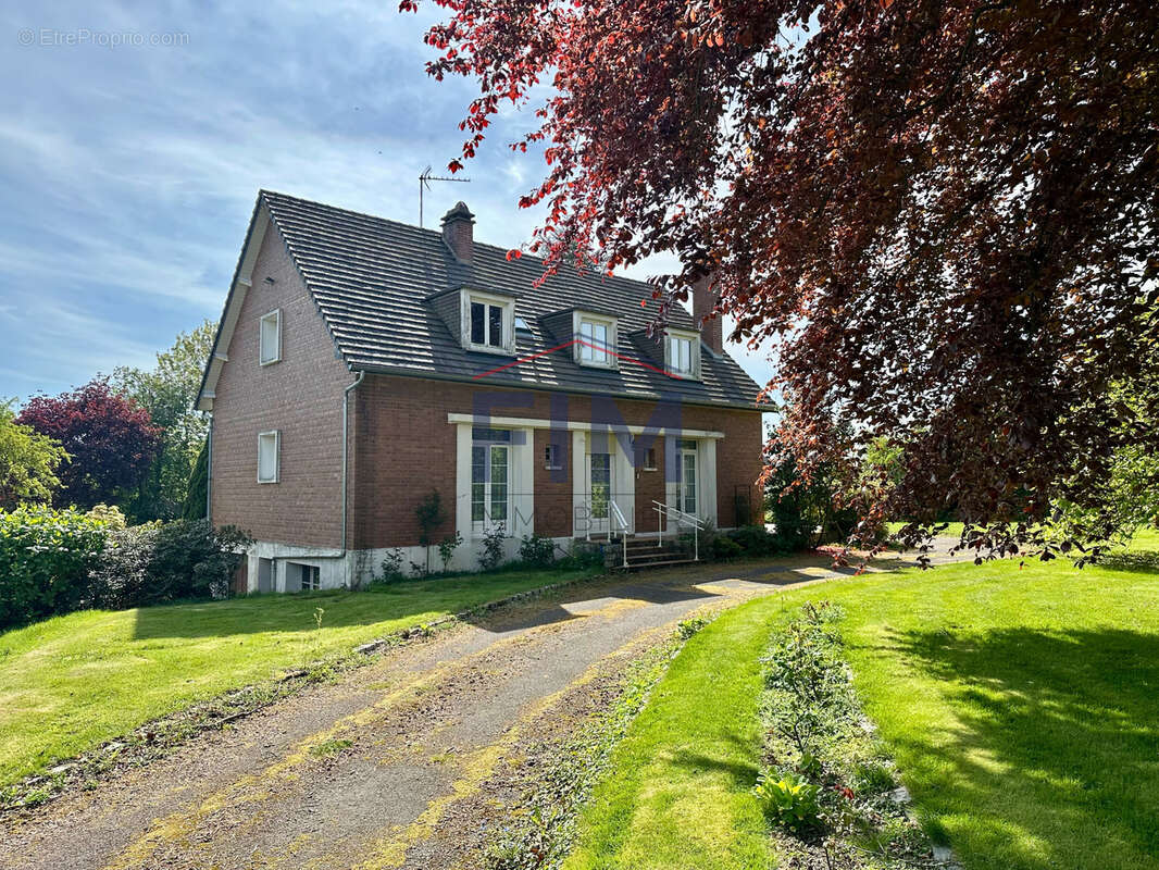 Maison à NEUFCHATEL-EN-BRAY