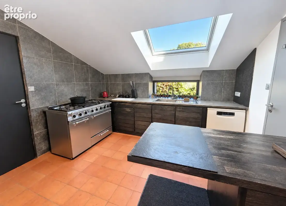 A vendre etival les le mans - longere de caractere avec dependances - photo 4