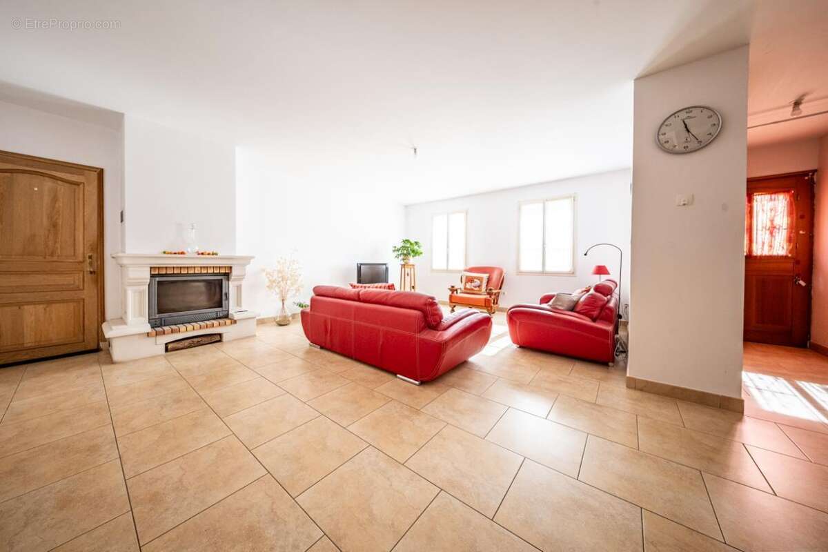 Maison à SAINT-JULIEN