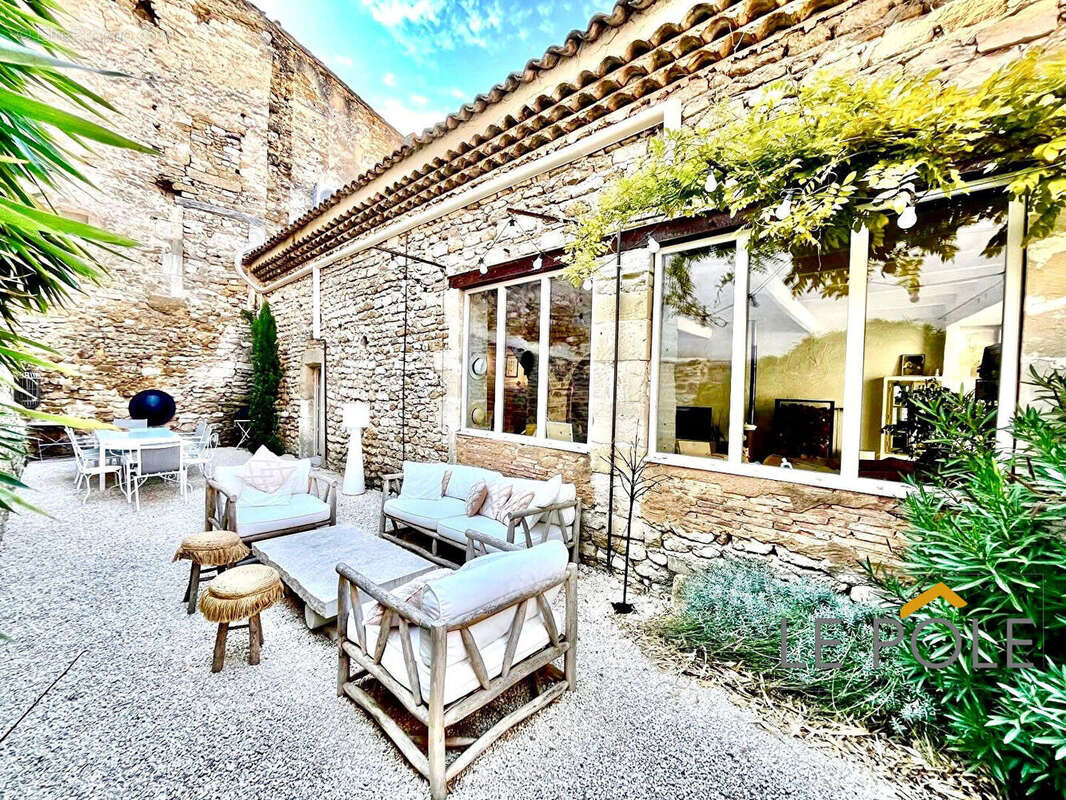 Maison à LA BAUME-DE-TRANSIT