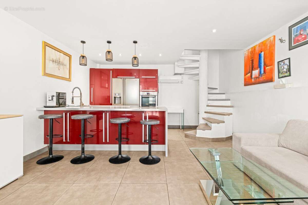 Maison 67 m² à Saint-Laurent-Du-Var  - photo 3