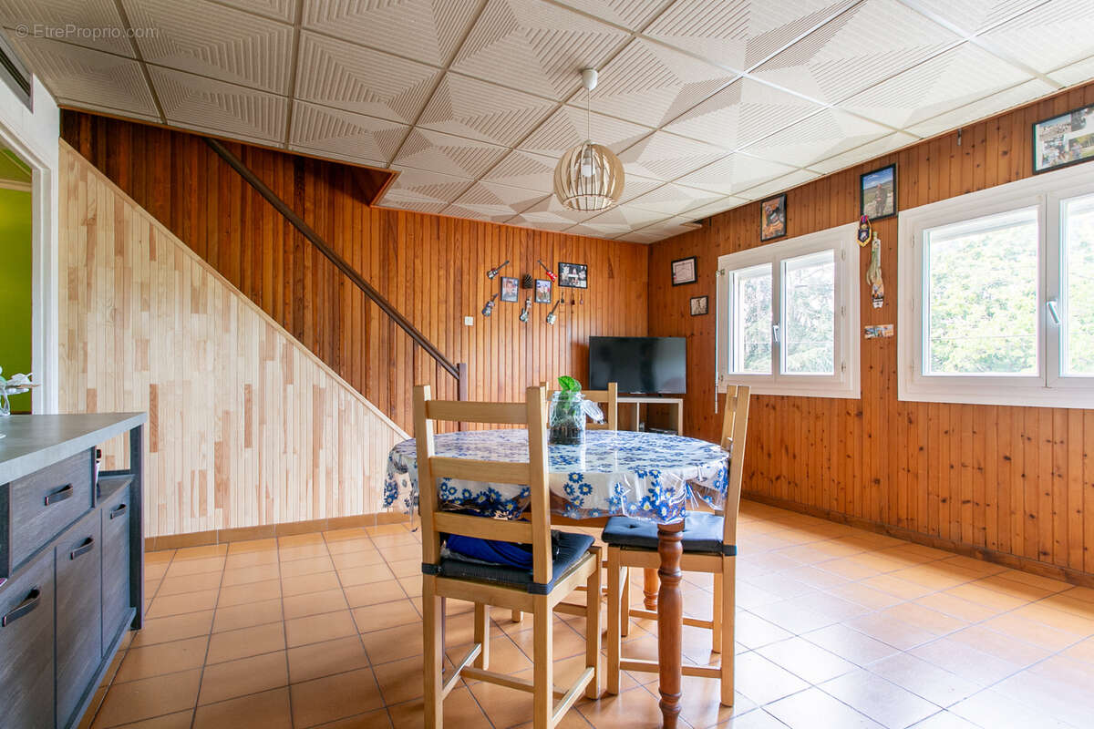 Saint-Herblain Crémetterie - Maison avec garage, jardin et belle pièce de vie - photo 3