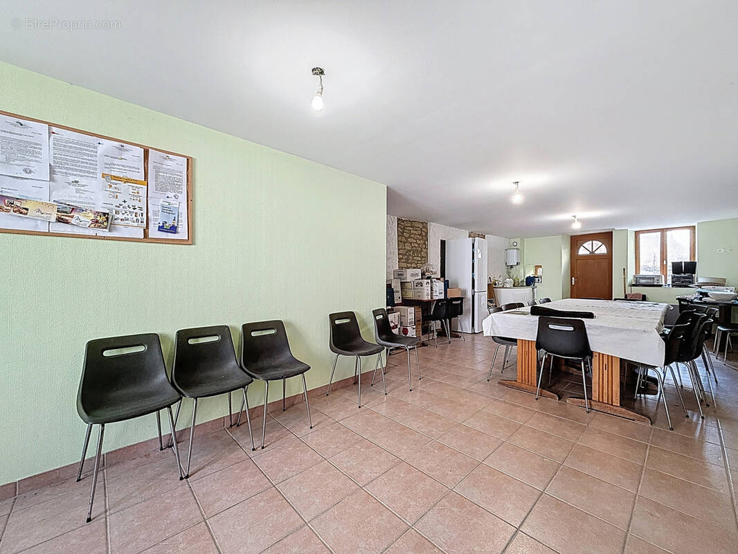 Appartement à MIRECOURT