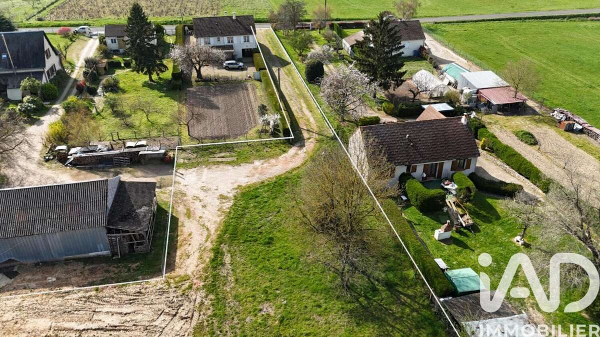 Photo 2 - Terrain à SAINT-JULIEN-DE-CHEDON