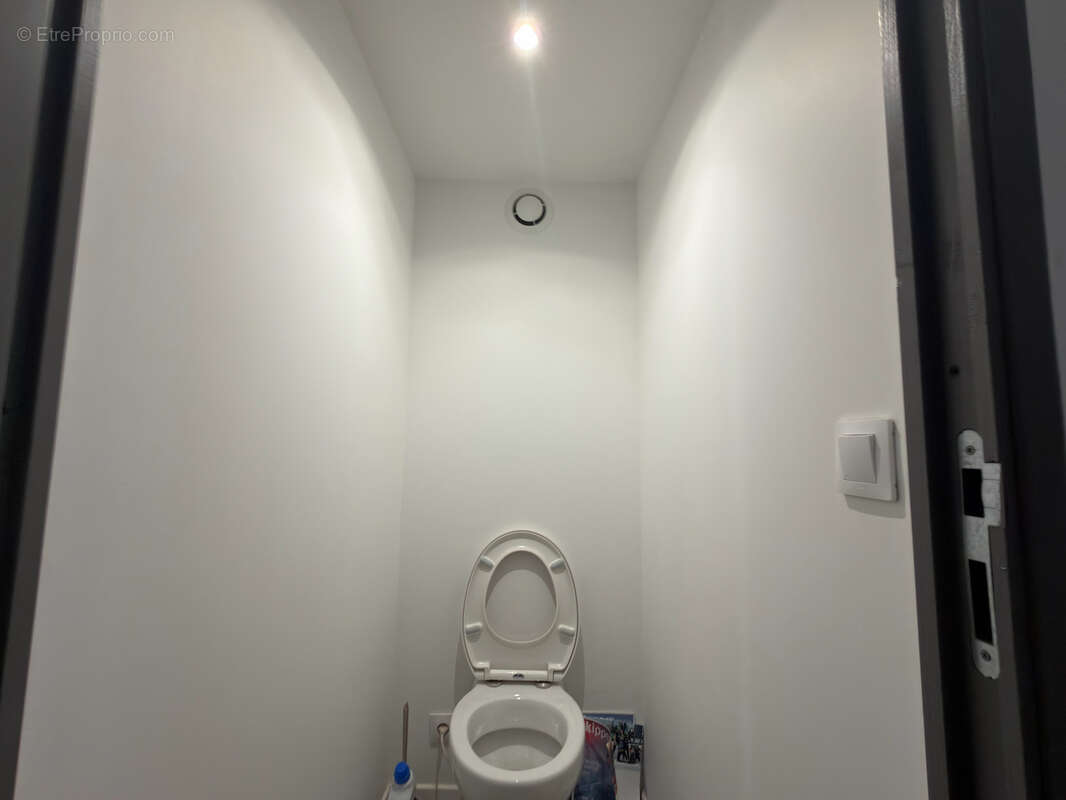 Appartement T2 + studio attenant Le Luc 70 m2 - photo 6