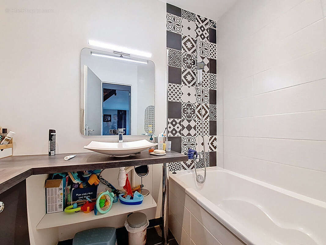 Maison à SAINTE-LUCE-SUR-LOIRE