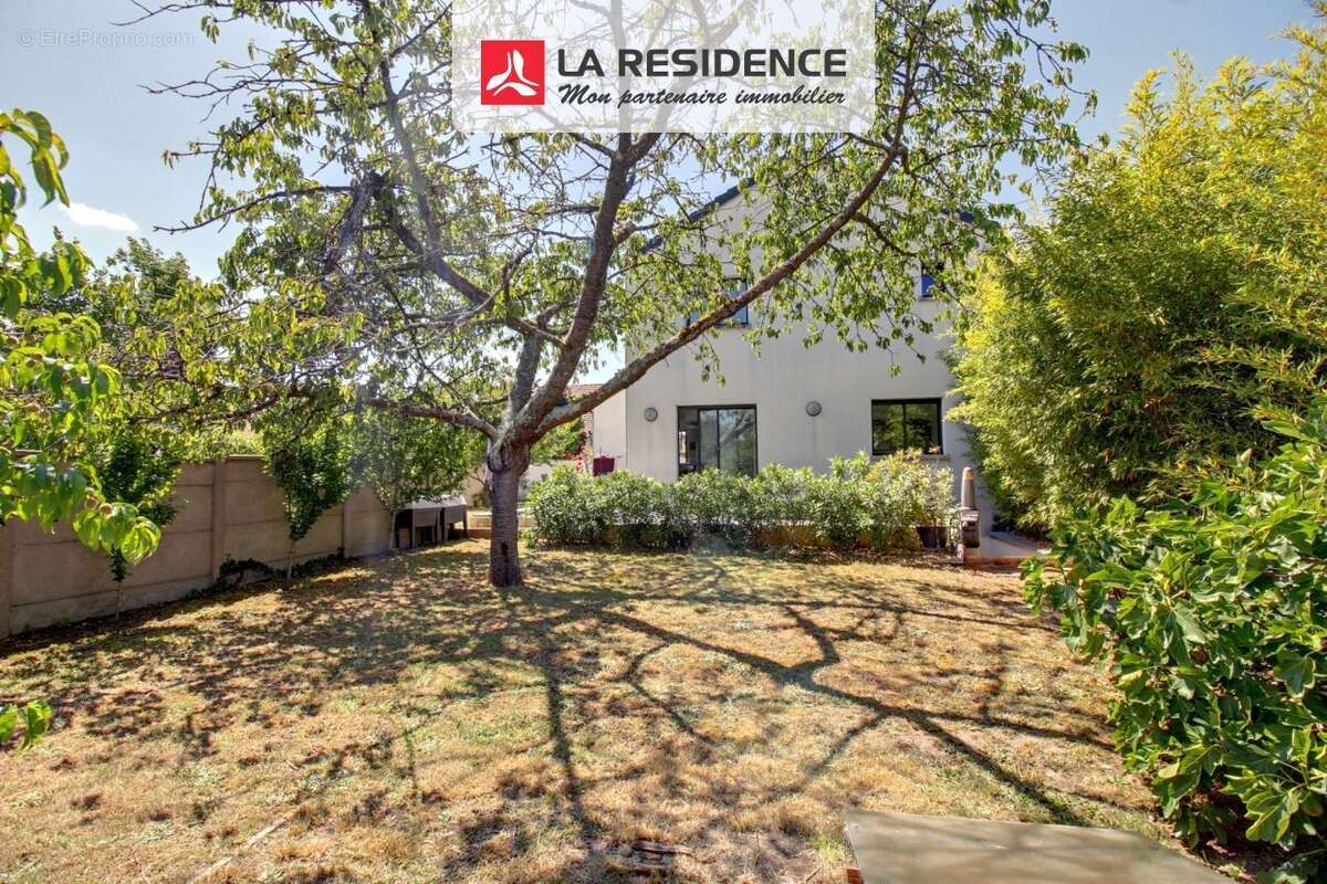 Maison 150 m² à Conflans-Sainte-Honorine  - photo 2