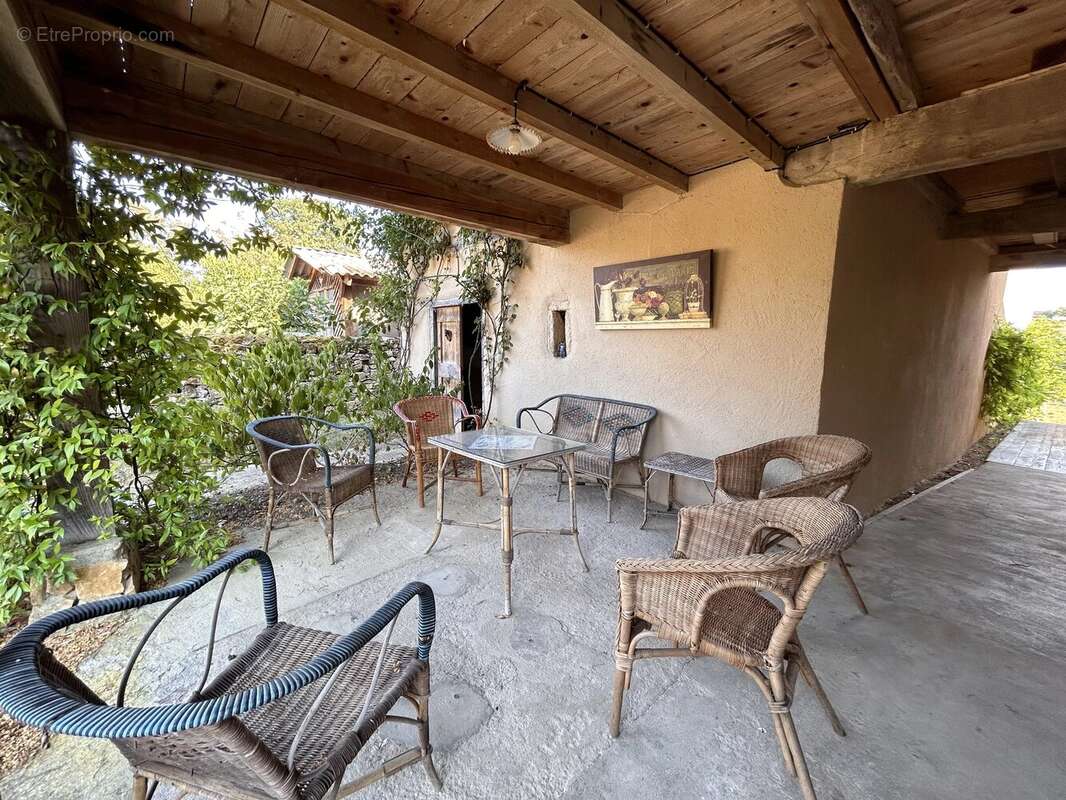 Maison de village T8, garage, grange, piscine sur 3456m² - photo 15