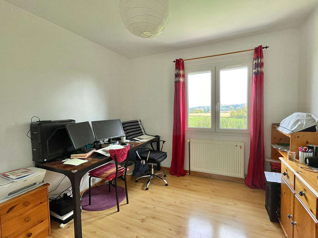 Maison à LES EPARRES